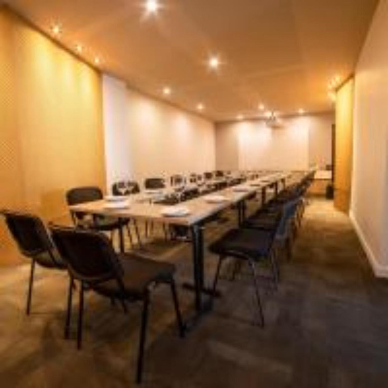 Quo Quality Hotel マニサレス エクステリア 写真 The meeting room