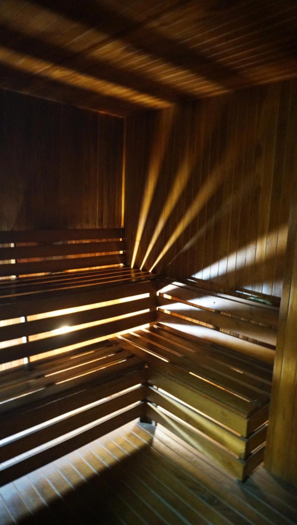 Quo Quality Hotel マニサレス エクステリア 写真 The interior of a Finnish sauna