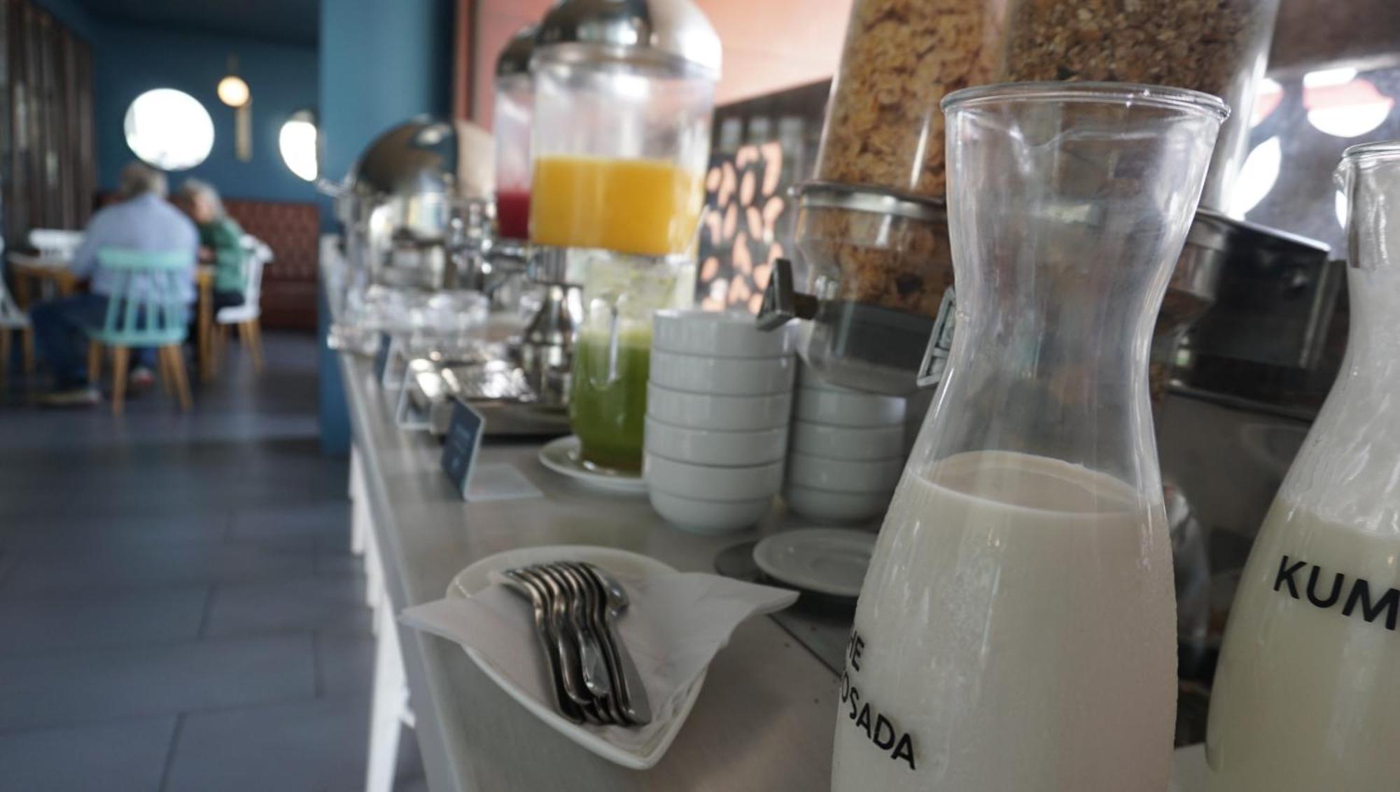 Quo Quality Hotel マニサレス エクステリア 写真 A carafe of raki